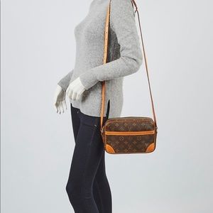 LOUIS VUITTON Trocadero 23